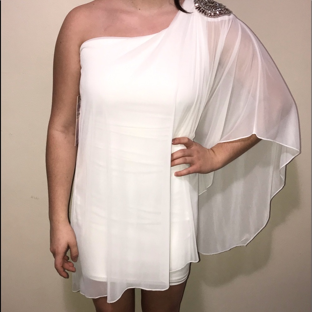 White dress medium never worn